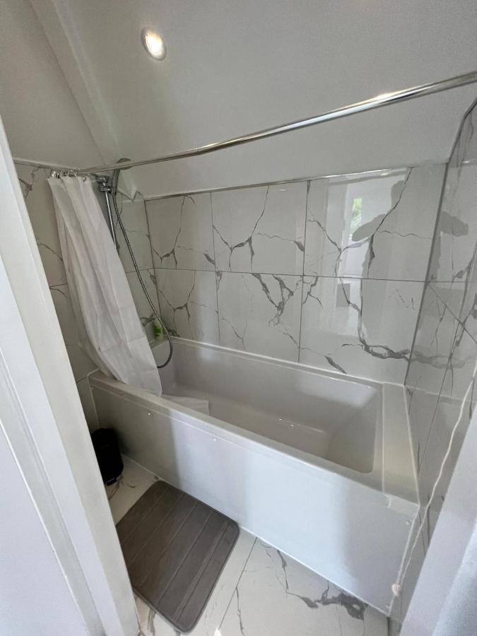 Lovely 2 Bedroom Flat With Roof Terrace In London Nw6 Bagian luar foto